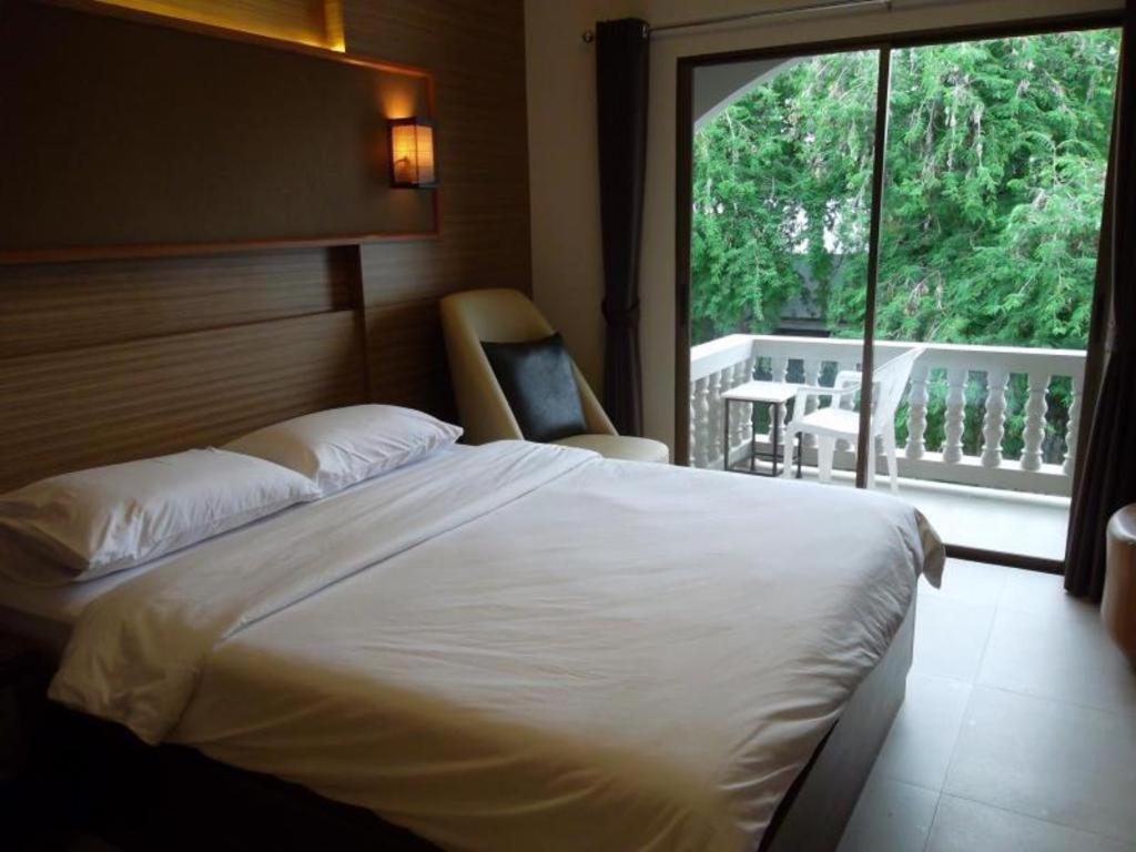 Honey Lodge Pattaya Bagian luar foto