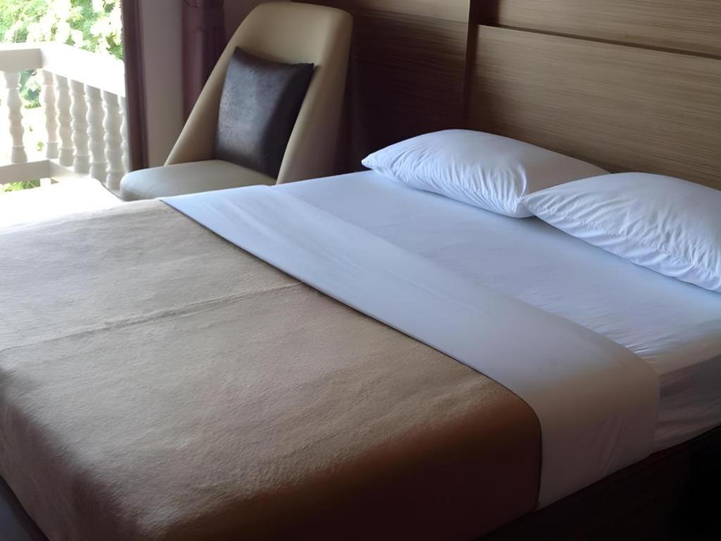 Honey Lodge Pattaya Bagian luar foto