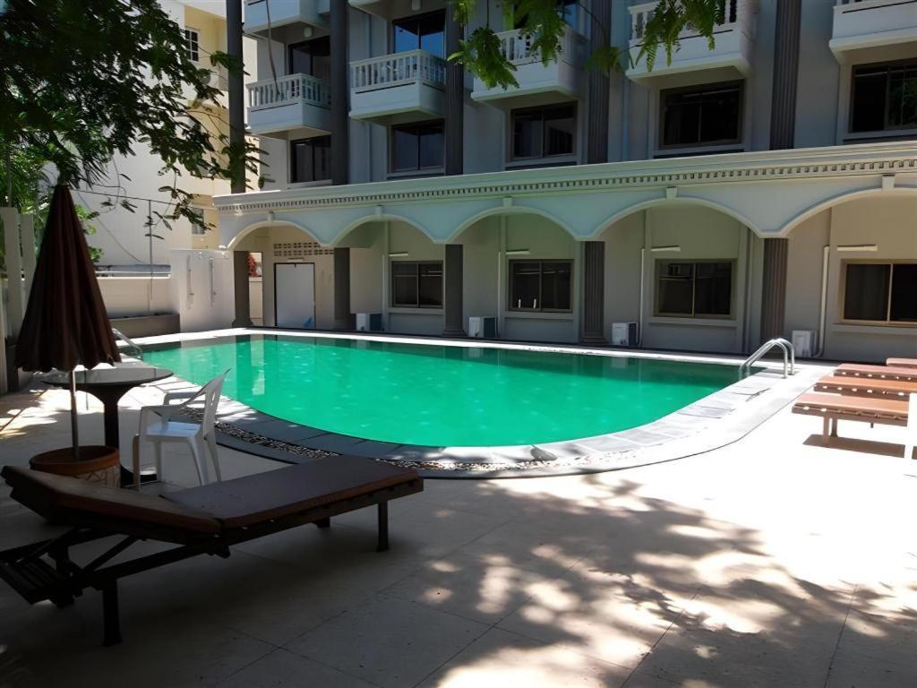 Honey Lodge Pattaya Bagian luar foto