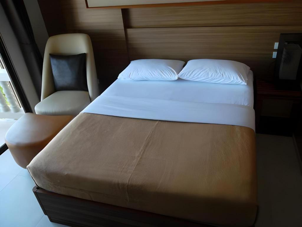 Honey Lodge Pattaya Bagian luar foto