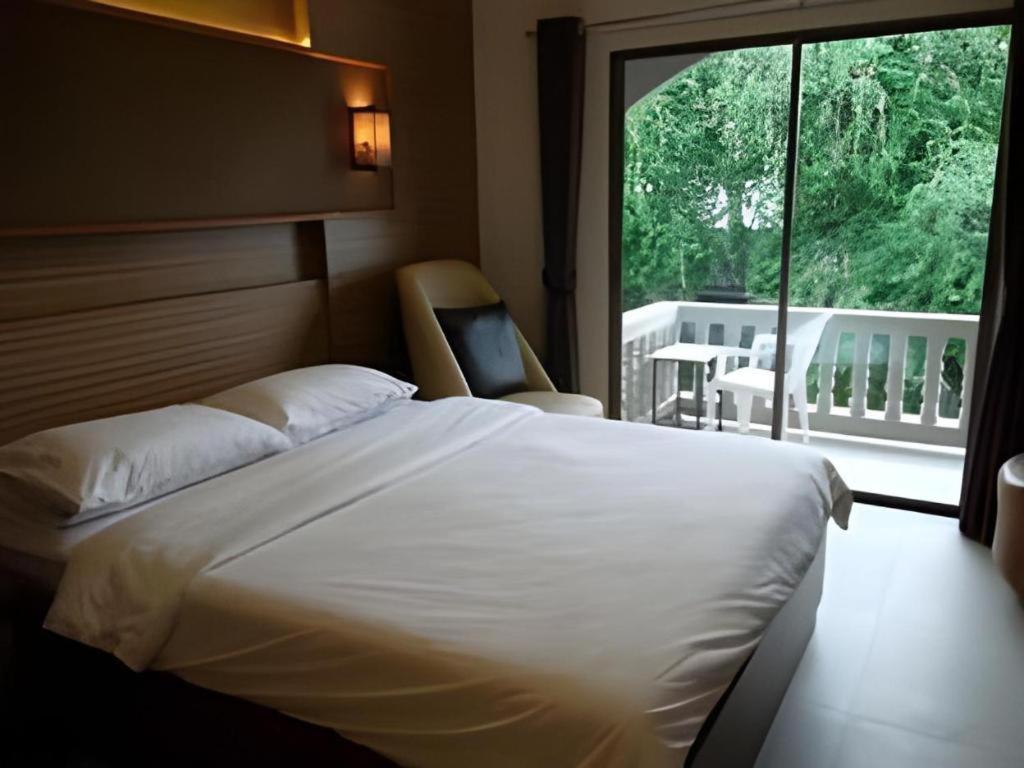 Honey Lodge Pattaya Bagian luar foto