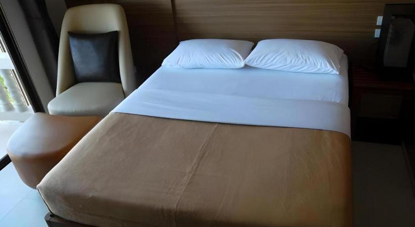 Honey Lodge Pattaya Bagian luar foto