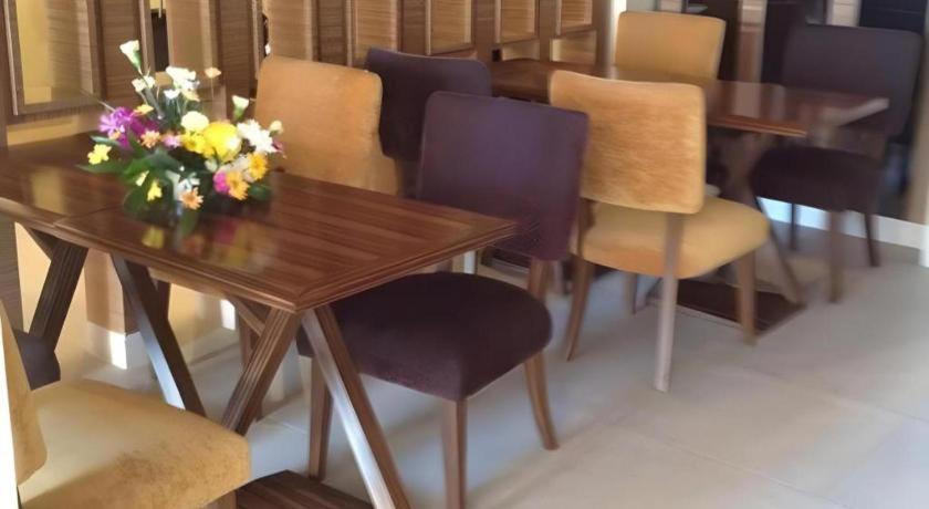 Honey Lodge Pattaya Bagian luar foto