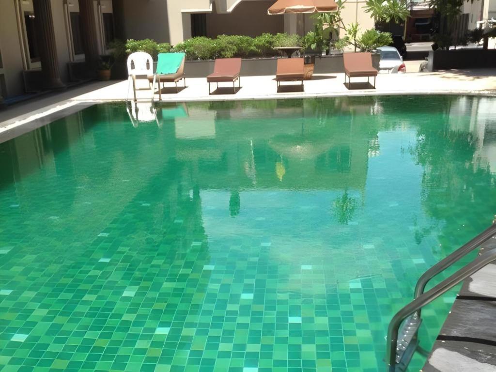 Honey Lodge Pattaya Bagian luar foto