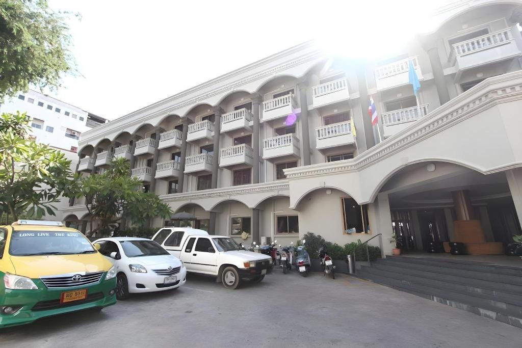 Honey Lodge Pattaya Bagian luar foto